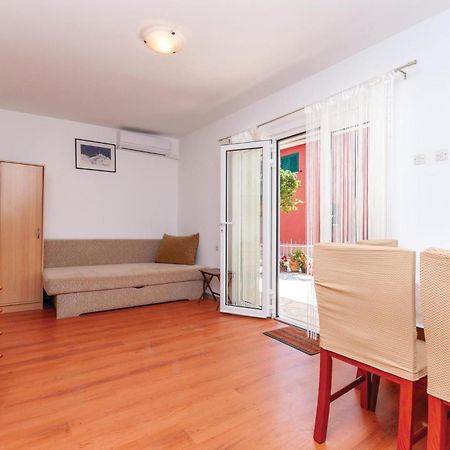 Beautiful Apartment In Jadrija With Kitchen מראה חיצוני תמונה